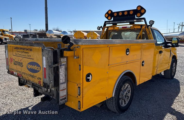 image for item ES5701 2020 Ford F350 utility bed pickup truck