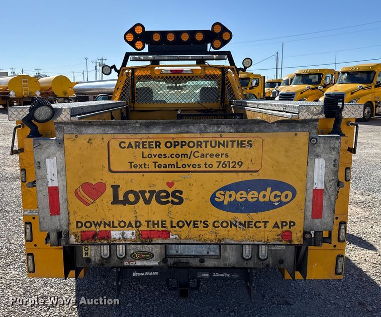 image for item ES5701 2020 Ford F350 utility bed pickup truck