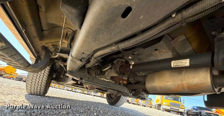 image for item ES5701 2020 Ford F350 utility bed pickup truck