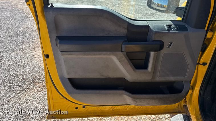 image for item ES5701 2020 Ford F350 utility bed pickup truck