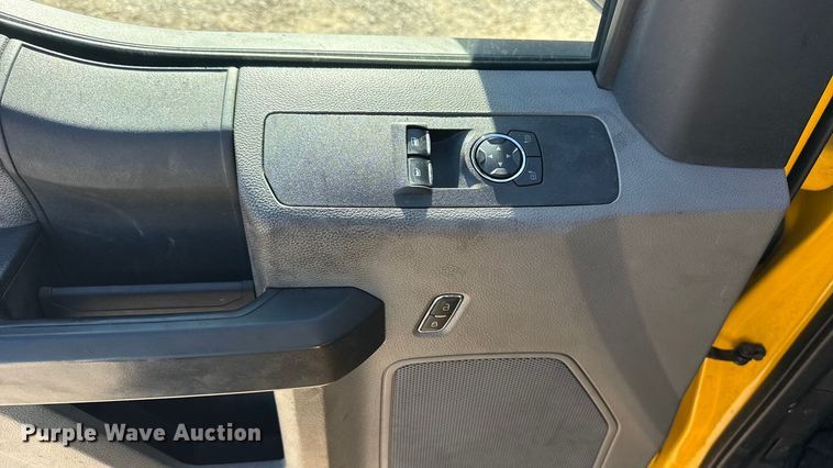 image for item ES5701 2020 Ford F350 utility bed pickup truck