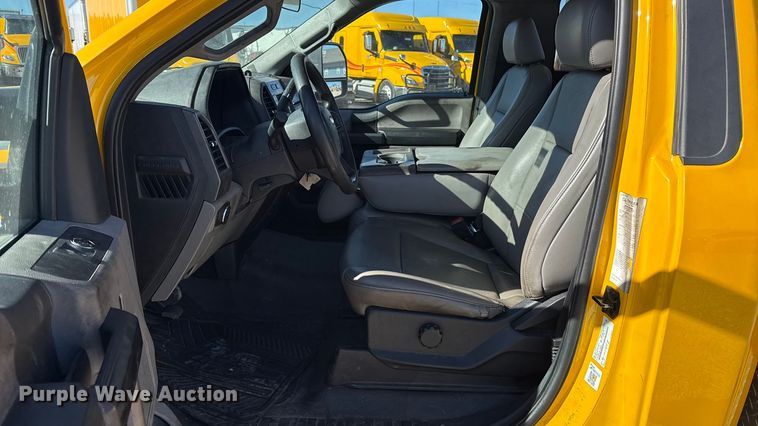 image for item ES5701 2020 Ford F350 utility bed pickup truck