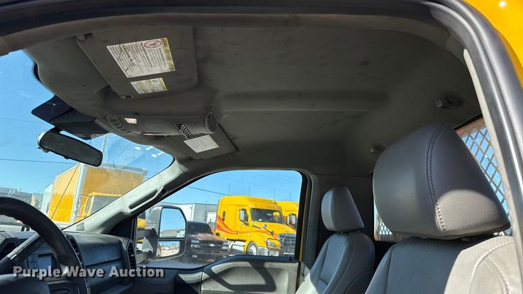 image for item ES5701 2020 Ford F350 utility bed pickup truck