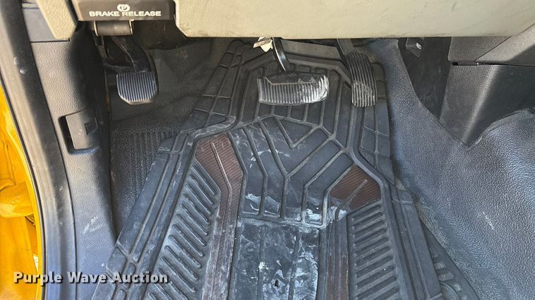 image for item ES5701 2020 Ford F350 utility bed pickup truck