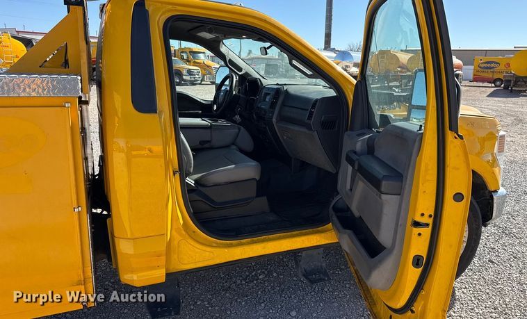 image for item ES5701 2020 Ford F350 utility bed pickup truck