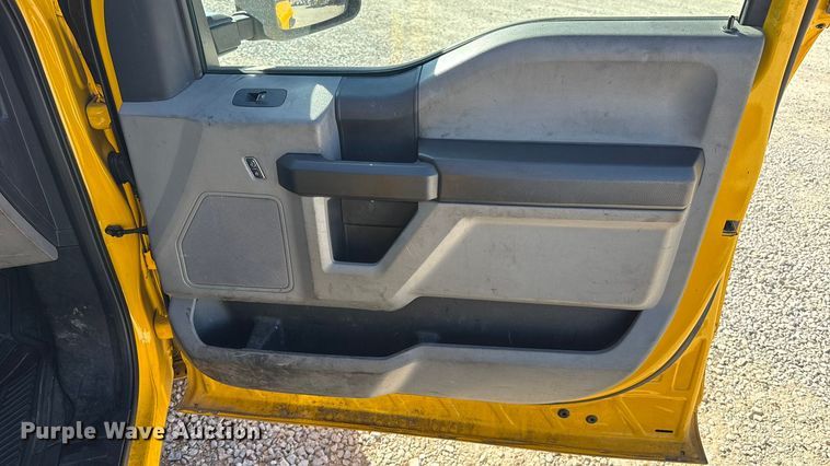 image for item ES5701 2020 Ford F350 utility bed pickup truck