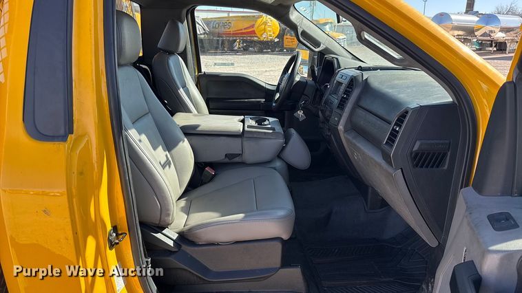 image for item ES5701 2020 Ford F350 utility bed pickup truck