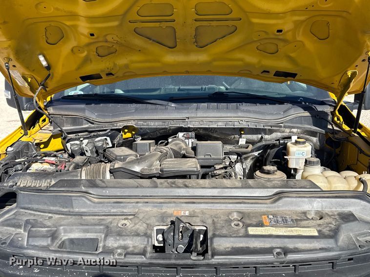 image for item ES5701 2020 Ford F350 utility bed pickup truck