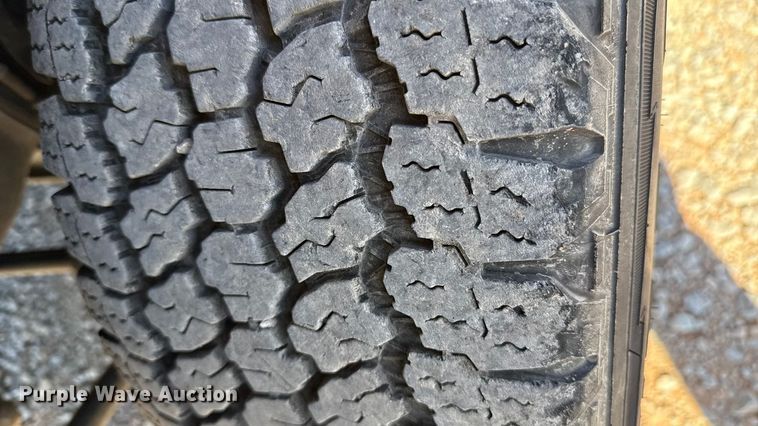 image for item ES5701 2020 Ford F350 utility bed pickup truck