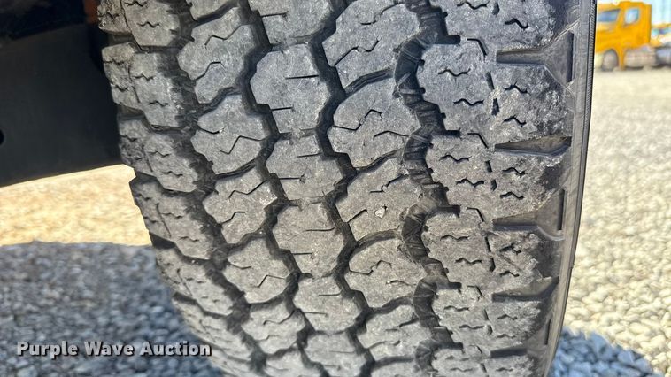 image for item ES5701 2020 Ford F350 utility bed pickup truck