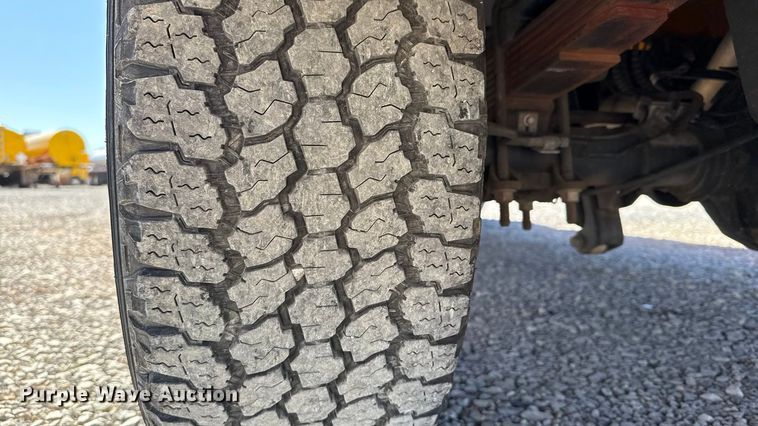 image for item ES5701 2020 Ford F350 utility bed pickup truck