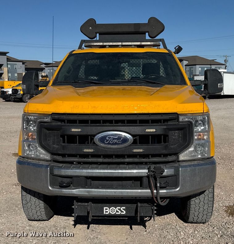 image for item ES5703 2020 Ford F350 utility bed pickup truck