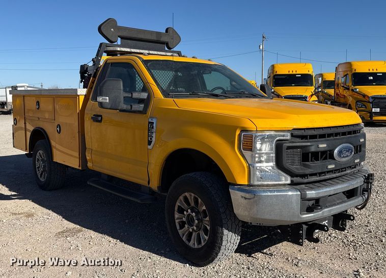 image for item ES5703 2020 Ford F350 utility bed pickup truck