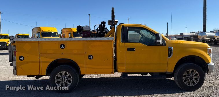 image for item ES5703 2020 Ford F350 utility bed pickup truck