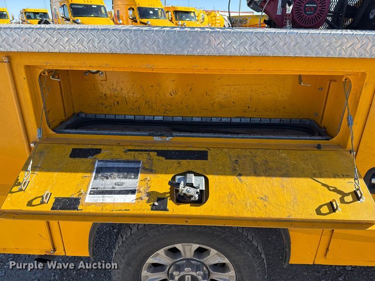 image for item ES5703 2020 Ford F350 utility bed pickup truck