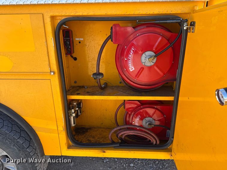 image for item ES5703 2020 Ford F350 utility bed pickup truck