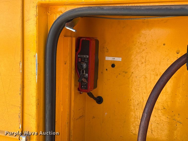 image for item ES5703 2020 Ford F350 utility bed pickup truck