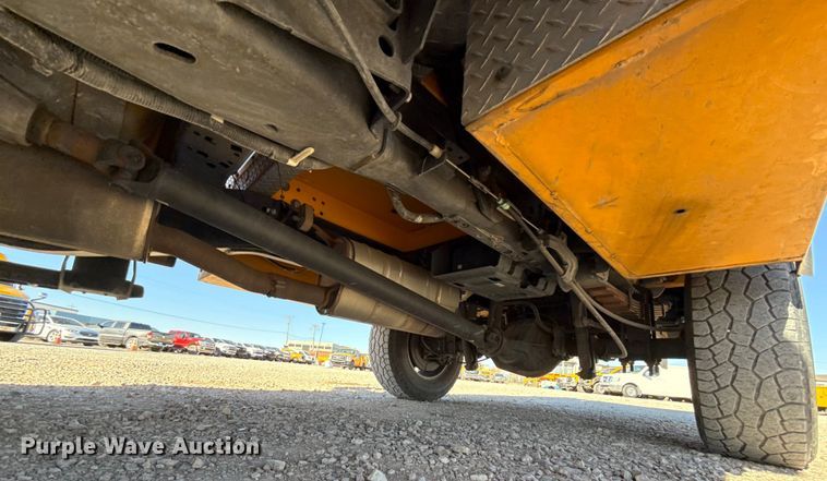 image for item ES5703 2020 Ford F350 utility bed pickup truck