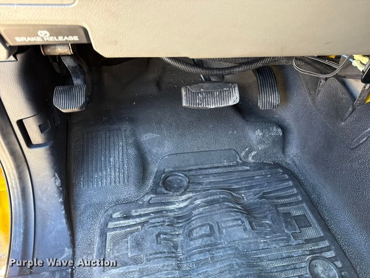 image for item ES5703 2020 Ford F350 utility bed pickup truck