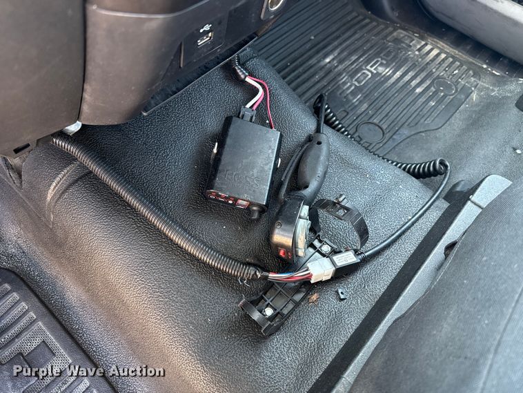 image for item ES5703 2020 Ford F350 utility bed pickup truck