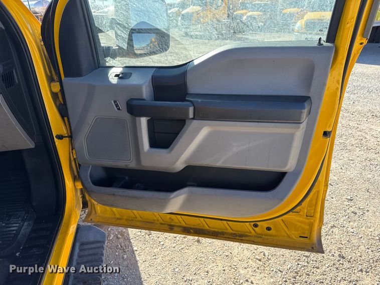 image for item ES5703 2020 Ford F350 utility bed pickup truck