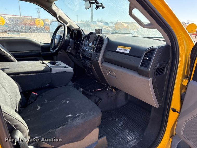 image for item ES5703 2020 Ford F350 utility bed pickup truck