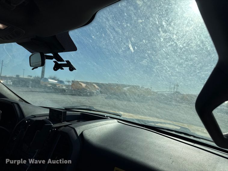 image for item ES5703 2020 Ford F350 utility bed pickup truck