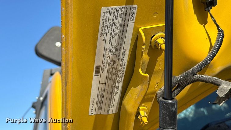 image for item ES5703 2020 Ford F350 utility bed pickup truck