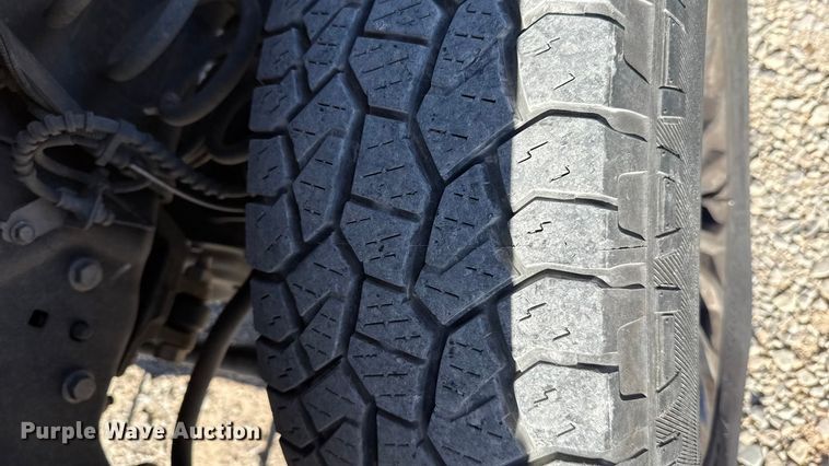 image for item ES5703 2020 Ford F350 utility bed pickup truck