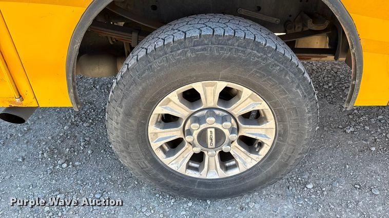 image for item ES5703 2020 Ford F350 utility bed pickup truck