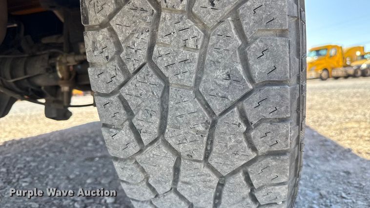 image for item ES5703 2020 Ford F350 utility bed pickup truck