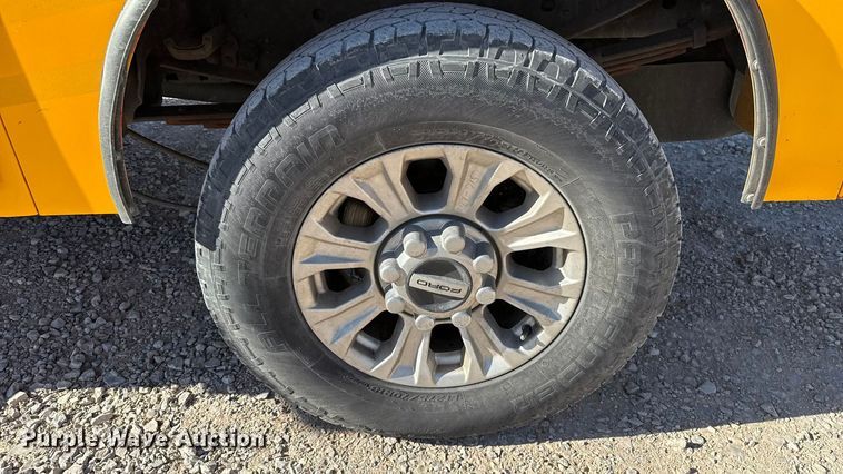 image for item ES5703 2020 Ford F350 utility bed pickup truck