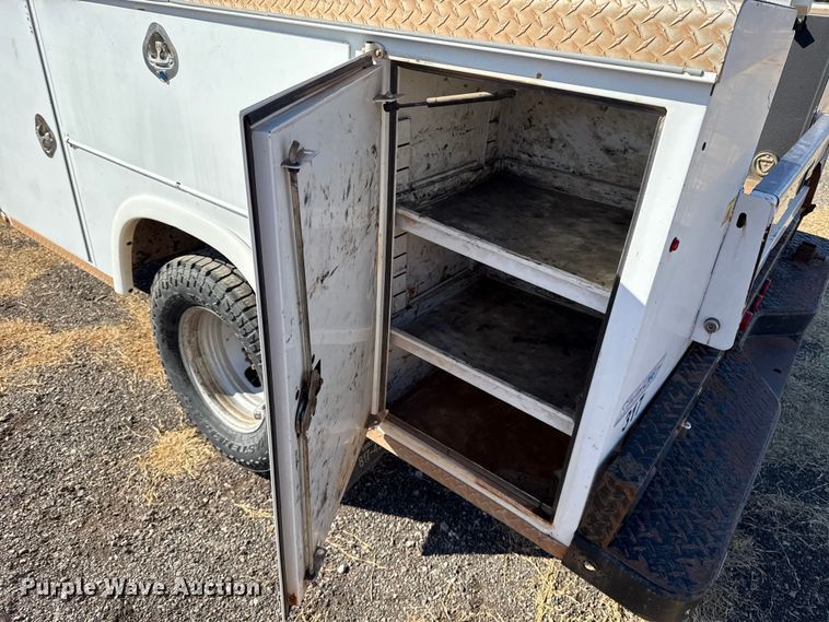 image for item ES5764 2015 Ford F350 Super Duty Crew Cab utility bed pickup truck