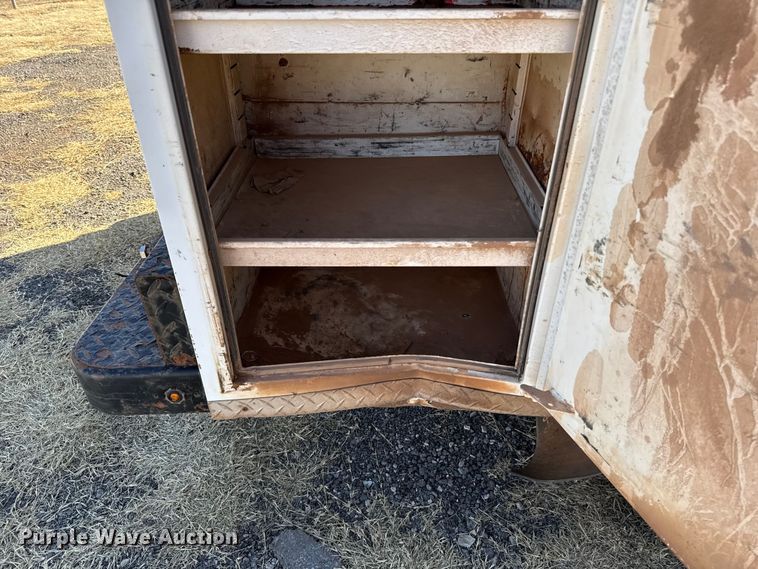 image for item ES5764 2015 Ford F350 Super Duty Crew Cab utility bed pickup truck