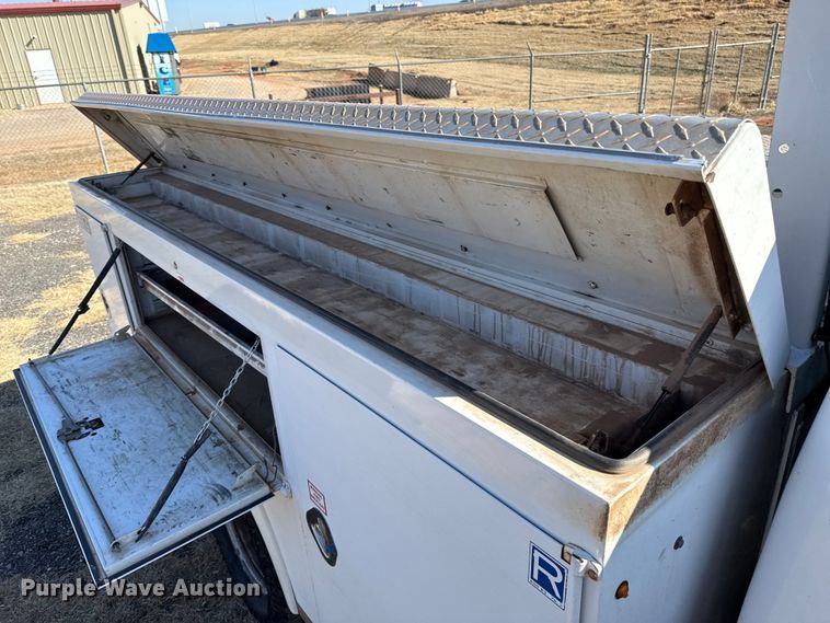 image for item ES5764 2015 Ford F350 Super Duty Crew Cab utility bed pickup truck