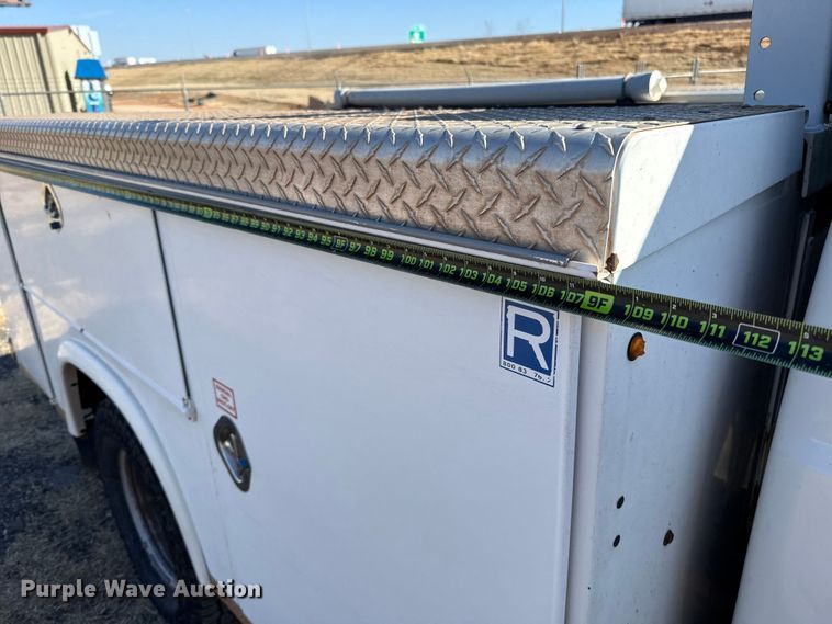 image for item ES5764 2015 Ford F350 Super Duty Crew Cab utility bed pickup truck