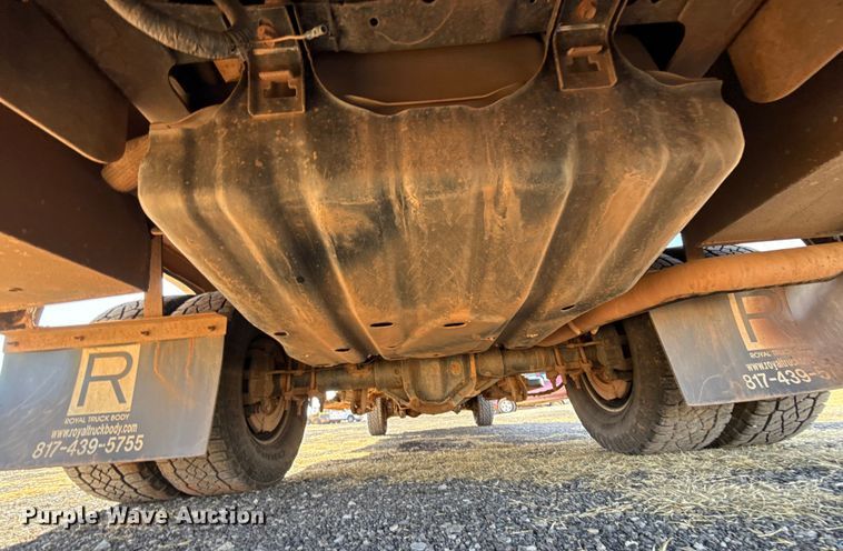 image for item ES5764 2015 Ford F350 Super Duty Crew Cab utility bed pickup truck