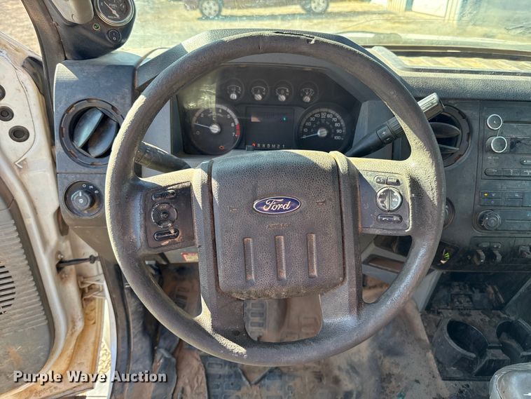 image for item ES5764 2015 Ford F350 Super Duty Crew Cab utility bed pickup truck