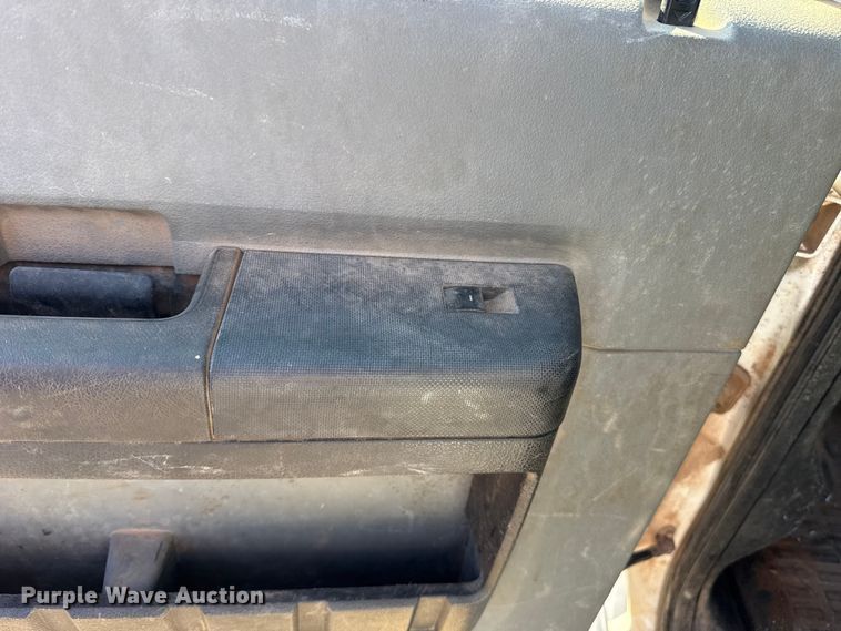 image for item ES5764 2015 Ford F350 Super Duty Crew Cab utility bed pickup truck