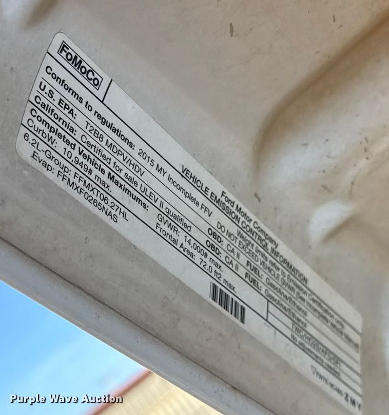 image for item ES5764 2015 Ford F350 Super Duty Crew Cab utility bed pickup truck