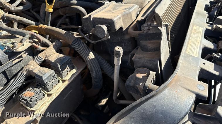 image for item ES5764 2015 Ford F350 Super Duty Crew Cab utility bed pickup truck