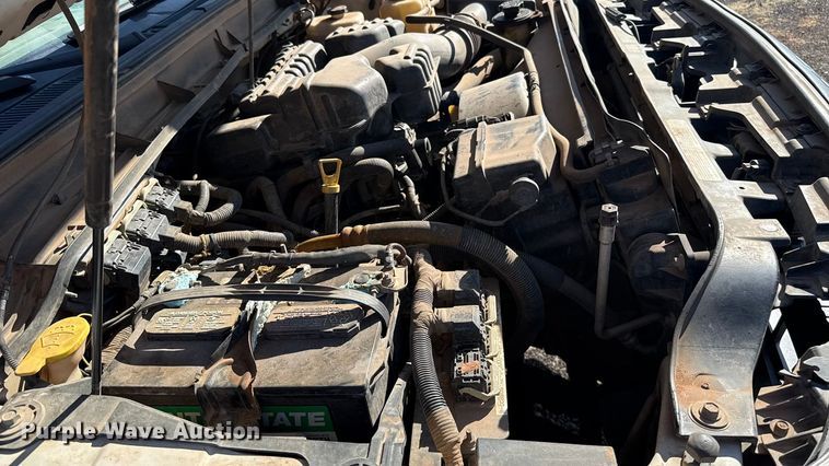 image for item ES5764 2015 Ford F350 Super Duty Crew Cab utility bed pickup truck