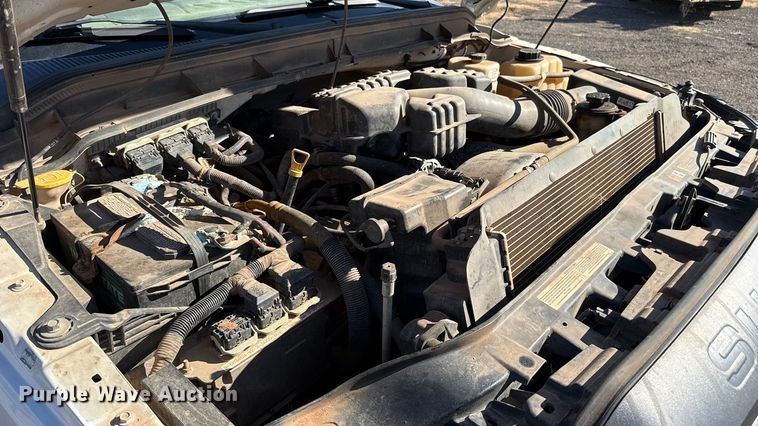 image for item ES5764 2015 Ford F350 Super Duty Crew Cab utility bed pickup truck