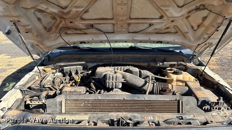 image for item ES5764 2015 Ford F350 Super Duty Crew Cab utility bed pickup truck