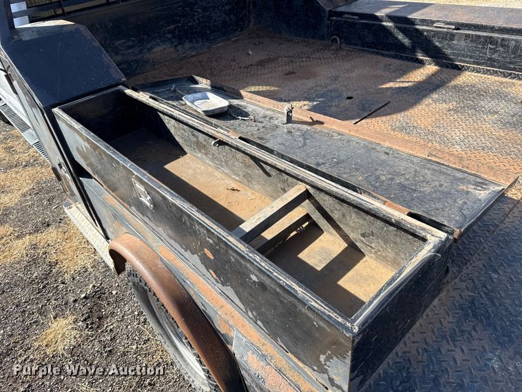 image for item ES5766 2017 Ford F350 Super Duty Crew Cab bale bed pickup truck