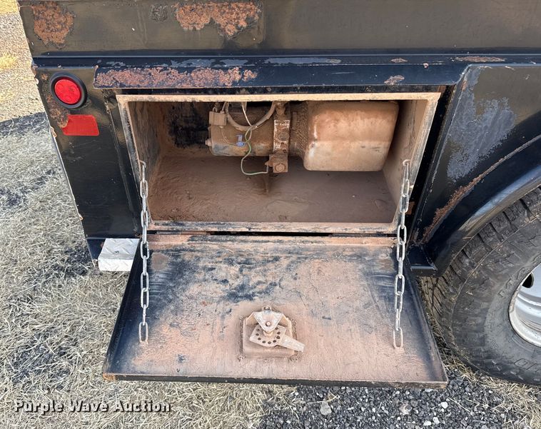 image for item ES5766 2017 Ford F350 Super Duty Crew Cab bale bed pickup truck