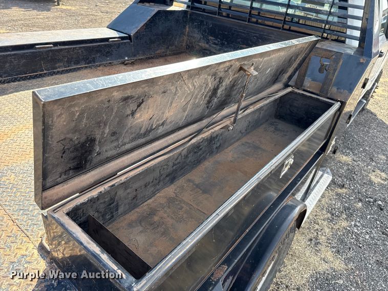 image for item ES5766 2017 Ford F350 Super Duty Crew Cab bale bed pickup truck