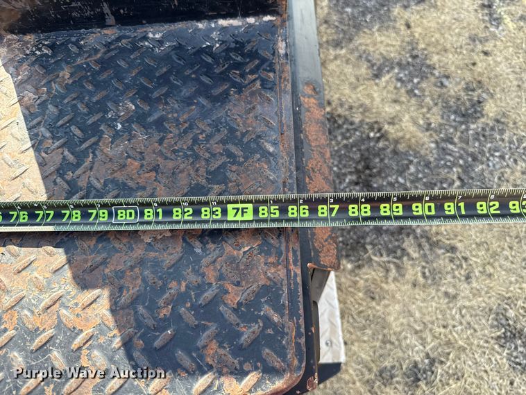 image for item ES5766 2017 Ford F350 Super Duty Crew Cab bale bed pickup truck