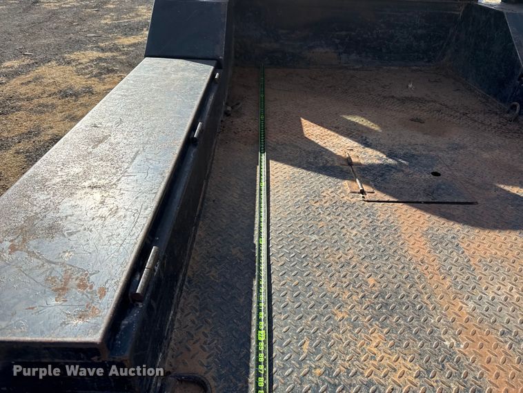 image for item ES5766 2017 Ford F350 Super Duty Crew Cab bale bed pickup truck