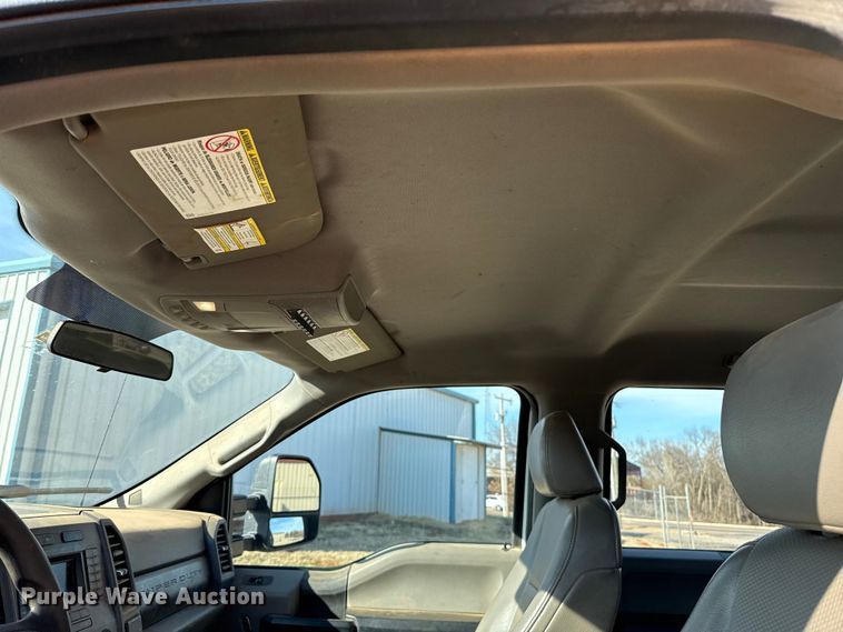 image for item ES5766 2017 Ford F350 Super Duty Crew Cab bale bed pickup truck